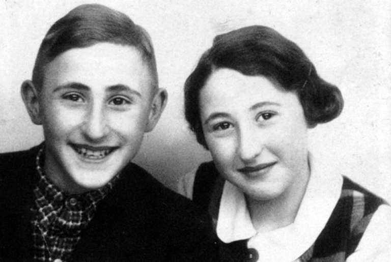 Gad Beck and his twin sister Margot.(gadbeck.de)