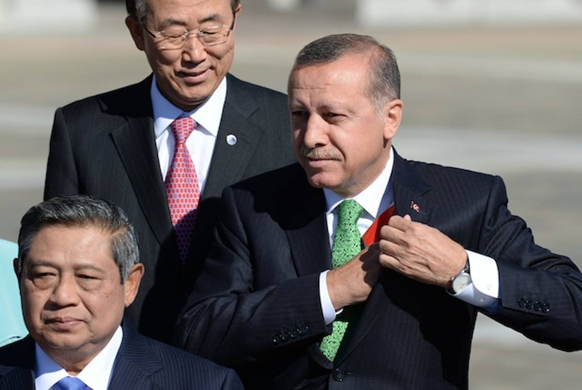 Prime Minister of Turkey Recep Tayyip Erdogan (R) poses with Indonesian President Susilo Bambang Yudhoyono (L), United Nations Secretary General Ban Ki-moon and other leaders for a group photo during the G20 summit on September 6, 2013 in St. Petersburg, Russia.(Getty)