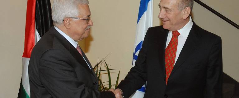 Mahmoud Abbas and Ehud Olmert meet on Nov. 17, 2008, in Jerusalem 