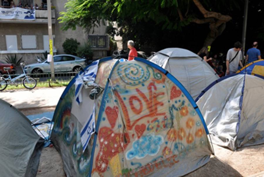 Tents in Tel Aviv.(Francesca Butnick)