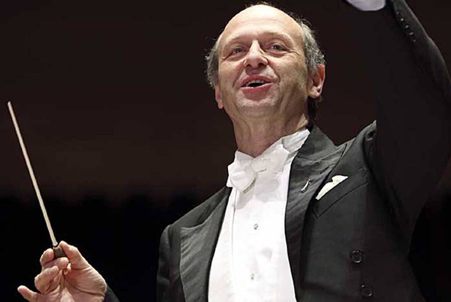 Ivan Fischer conducting in 2011. (Merano Festival)