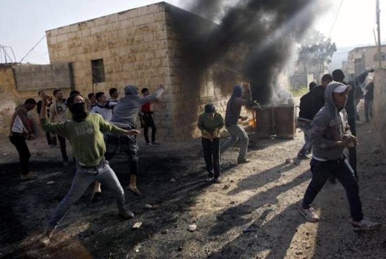 Palestinian Rioters Throw Rocks in the Village of Tamoun Near Jenin(Flickr)
