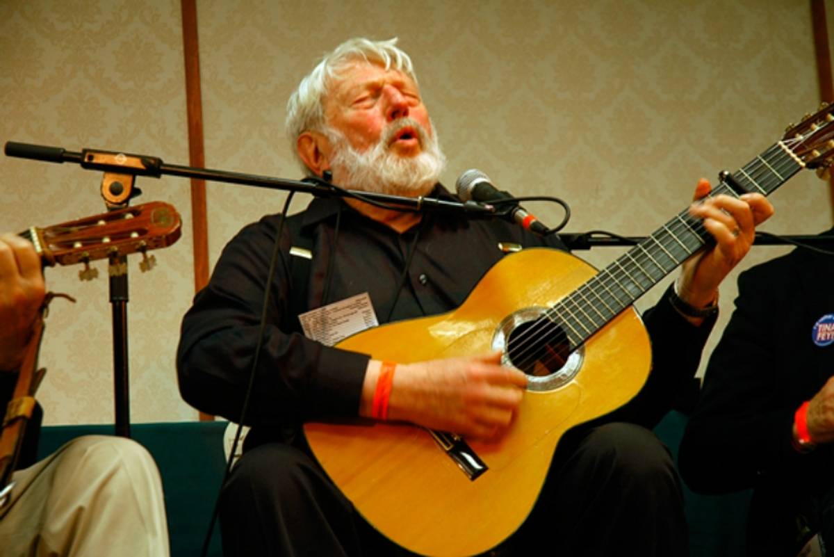 Theodore Bikel performing "Songs of a Russian Gypsy" in 2010. (Photo courtesy of Donna Gentile)