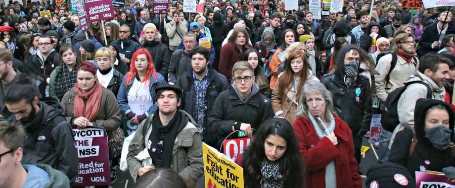 The National Union of Students protests education cuts in 2016
