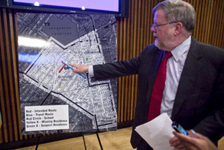 New York Police spokesman Paul Browne points to a crime scene map during a press conference about Leibby Kletzky.(Ramin Talaie/Getty Images)