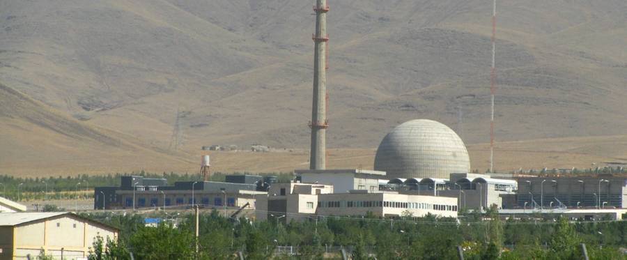 An Iranian 40 megawatt (thermal) heavy water reactor under construction near Arak, Iran. 