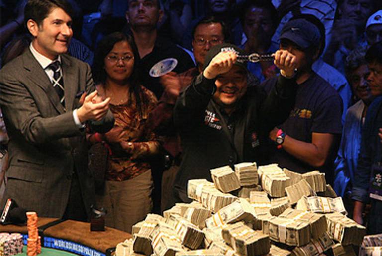 Jeffrey Pollack, left, at the 2007 World Series Of Poker, with winner Jerry Yang.(Michael Vu/Image Maverick)