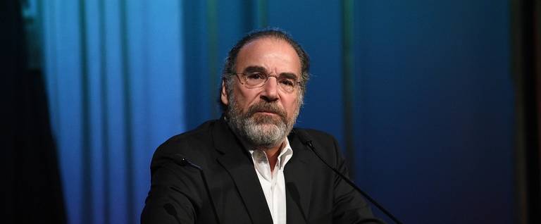 Mandy Patinkin speaks at gala honoring Claire Danes in New York City, April 20, 2015. 