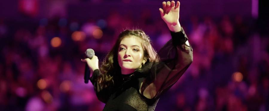 Lorde performs onstage during the 2017 iHeartRadio Music Festival at T-Mobile Arena on September 23, 2017 in Las Vegas, Nevada.