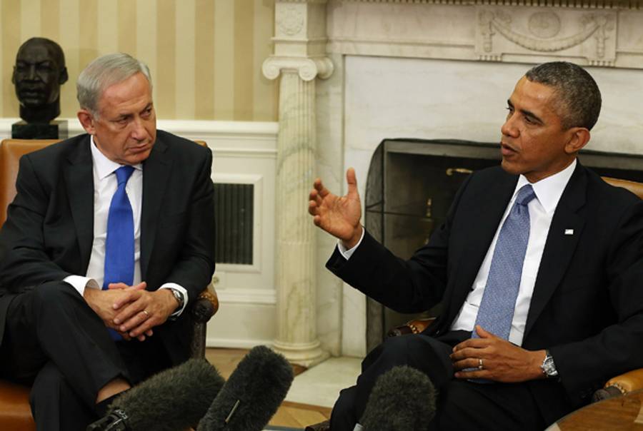 U.S. President Barack Obama (R) speaks while Israeli President Benjamin Netanyahu listens during a meeting in the Oval Office, September 30, 2013 in Washington, DC. (Mark Wilson/Getty Images)