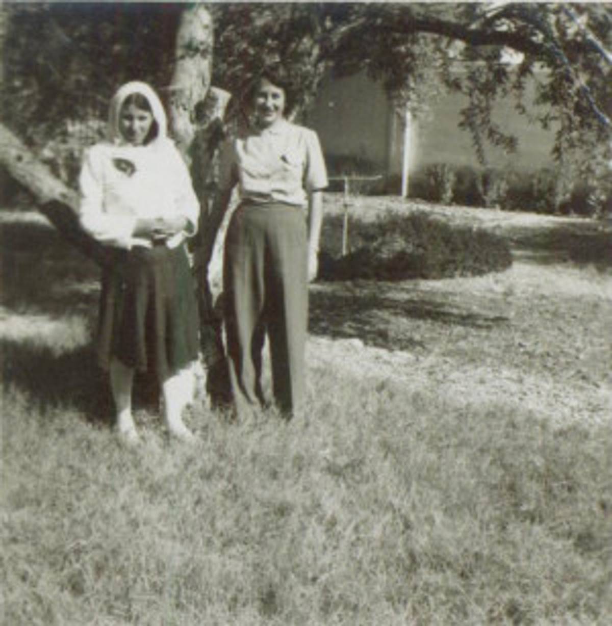“Me and our Arab woman – lived in basement of our living quarters.” – the author’s mother (right) and a neighbour, 1948-1949