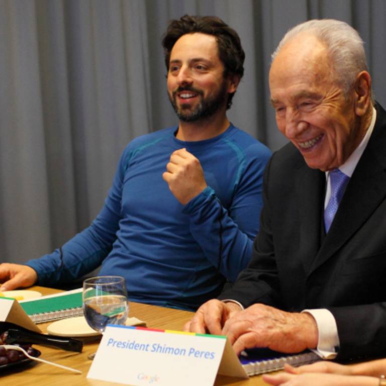 Israeli President Shimon Peres answers journalist question during an interview on April 6, 2010 in his residency in Jerusalem