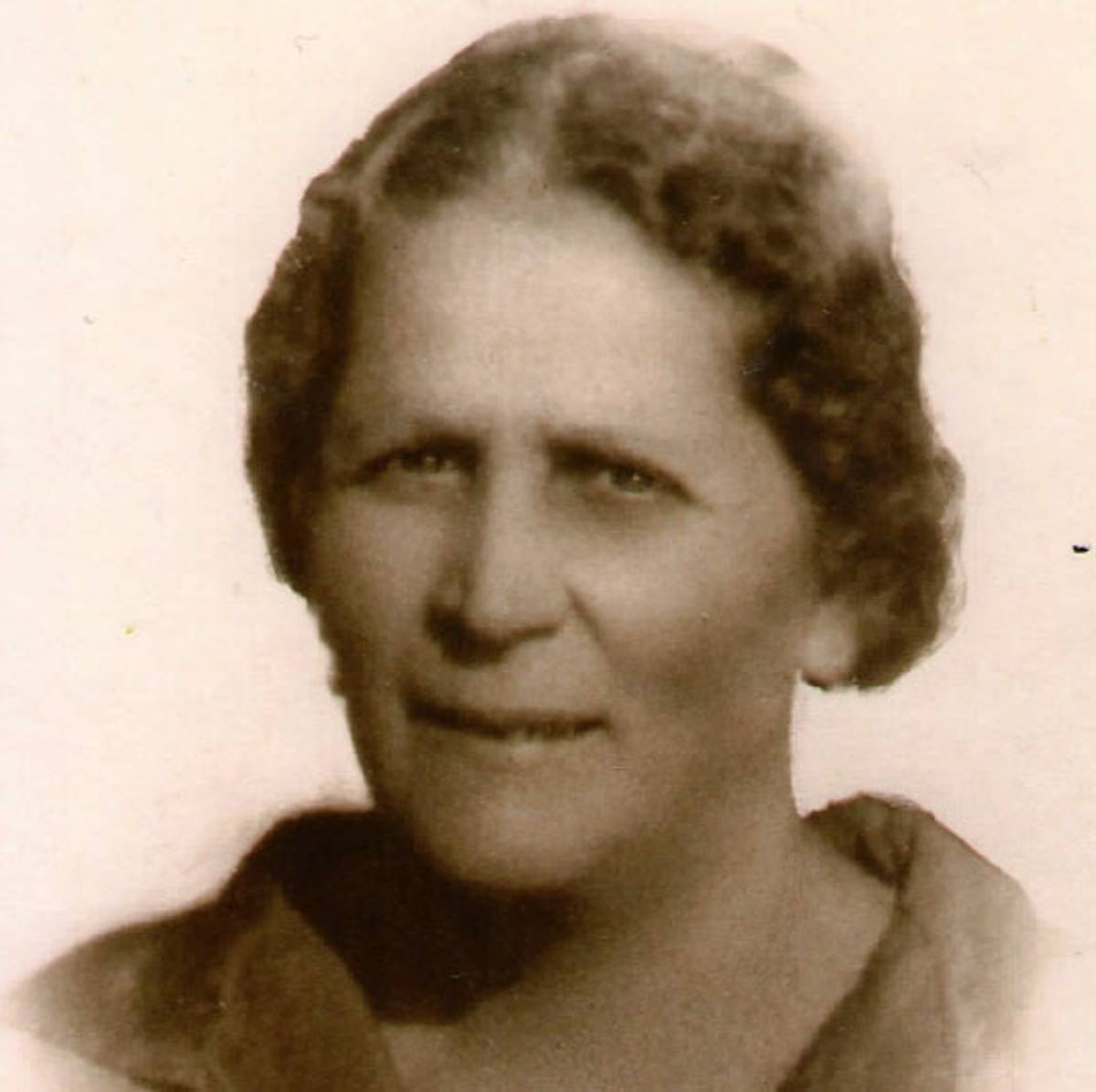 Rivca Alhadeff, the author’s great-great-grandmother, was born on the island of Rhodes in 1870 and died at Auschwitz in 1944, photo undated. (All photos courtesy the author.)