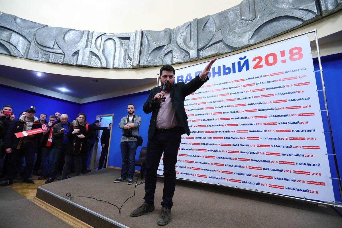 Volkov at the opening of Navalny's election campaign office, 2017