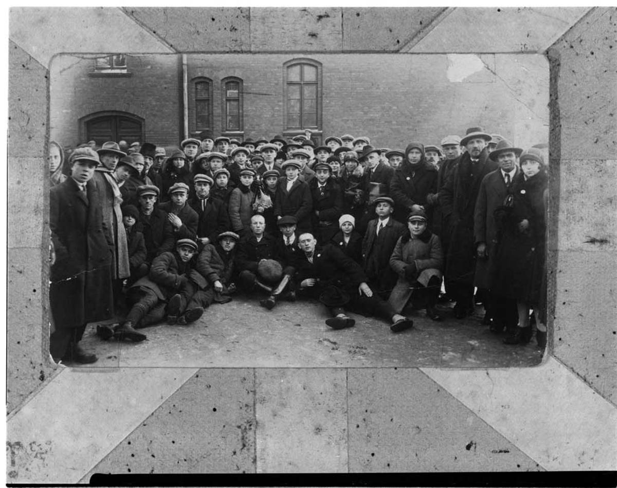 Group of Jewish immigrants from the ship Regina at Halifax, 1927. (Image courtesy Ontario Jewish Archives, Blankenstein Family Heritage Center)
