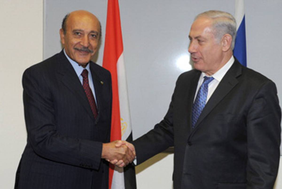 Omar Suleiman and Prime Minister Netanyahu last November.(Moshe Milner /GPO/Getty IMages)