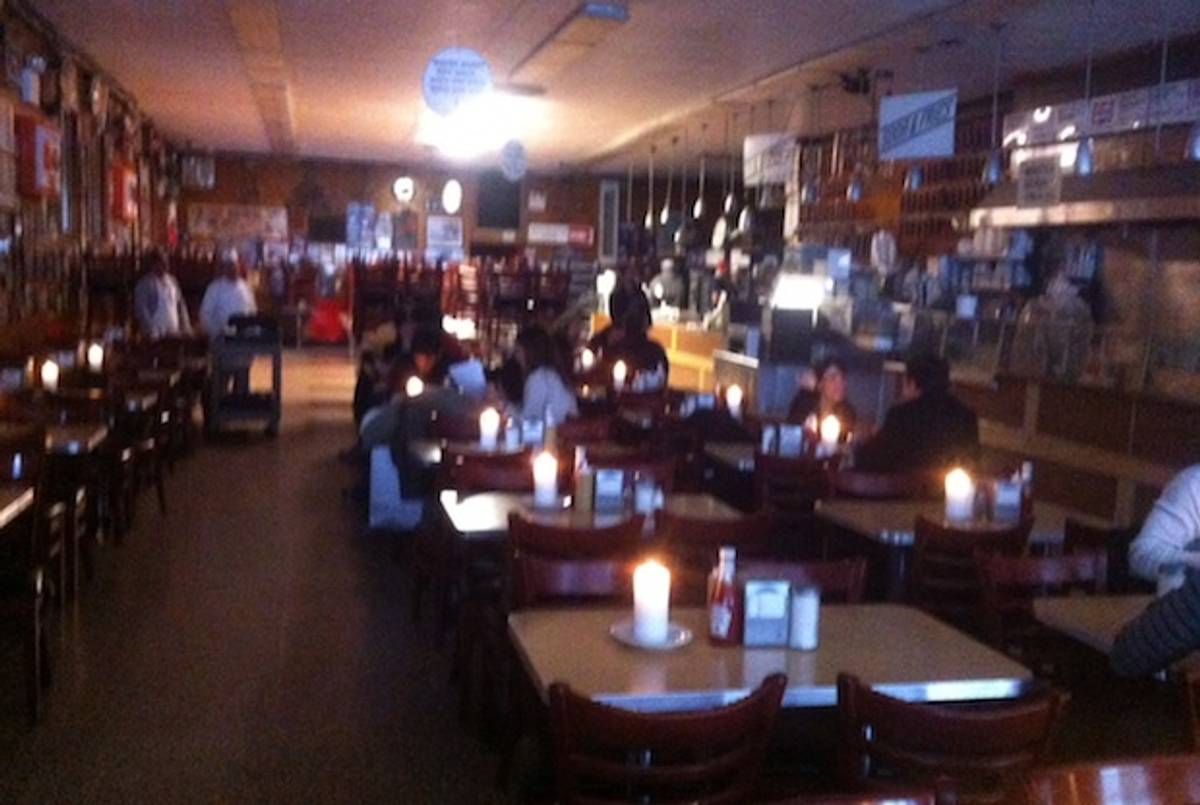 Katz's Deli Operating by Candlelight Yesterday(Adam Chandler)