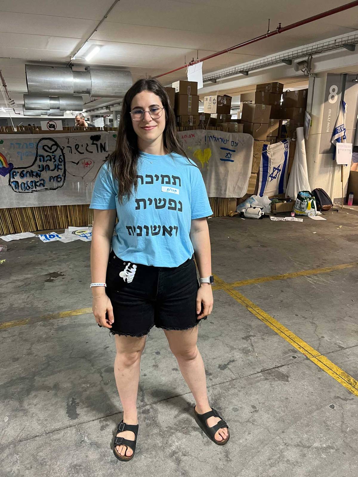 A mental health volunteer at Expo Tel Aviv