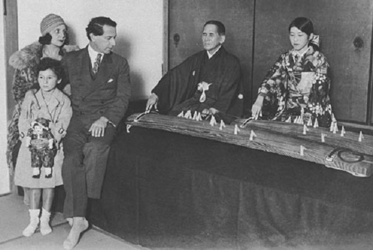 Beate Gordon (bottom left) with her family in Japan.(KYODO)