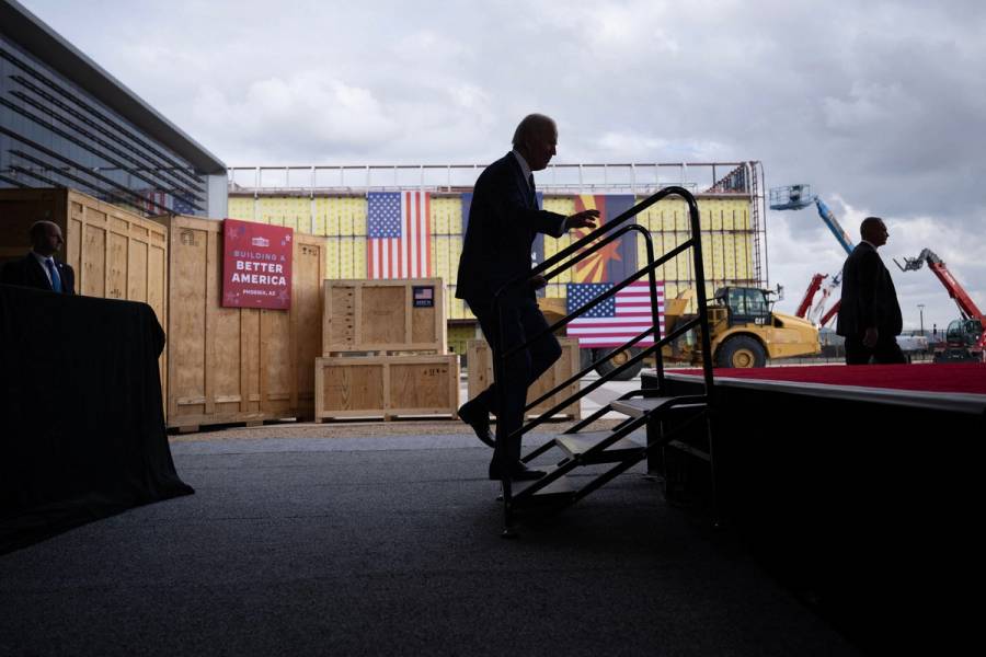 U.S. President Joe Biden arrives to deliver remarks on his economic plan at a Taiwan Semiconductor Manufacturing Co. facility in Phoenix on Dec. 6, 2022