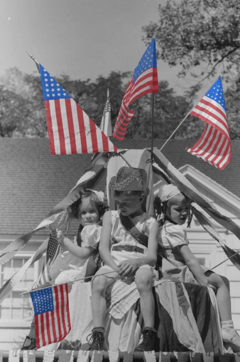 Children aboard a float in a Fourth of July parade in Oregon, 1941