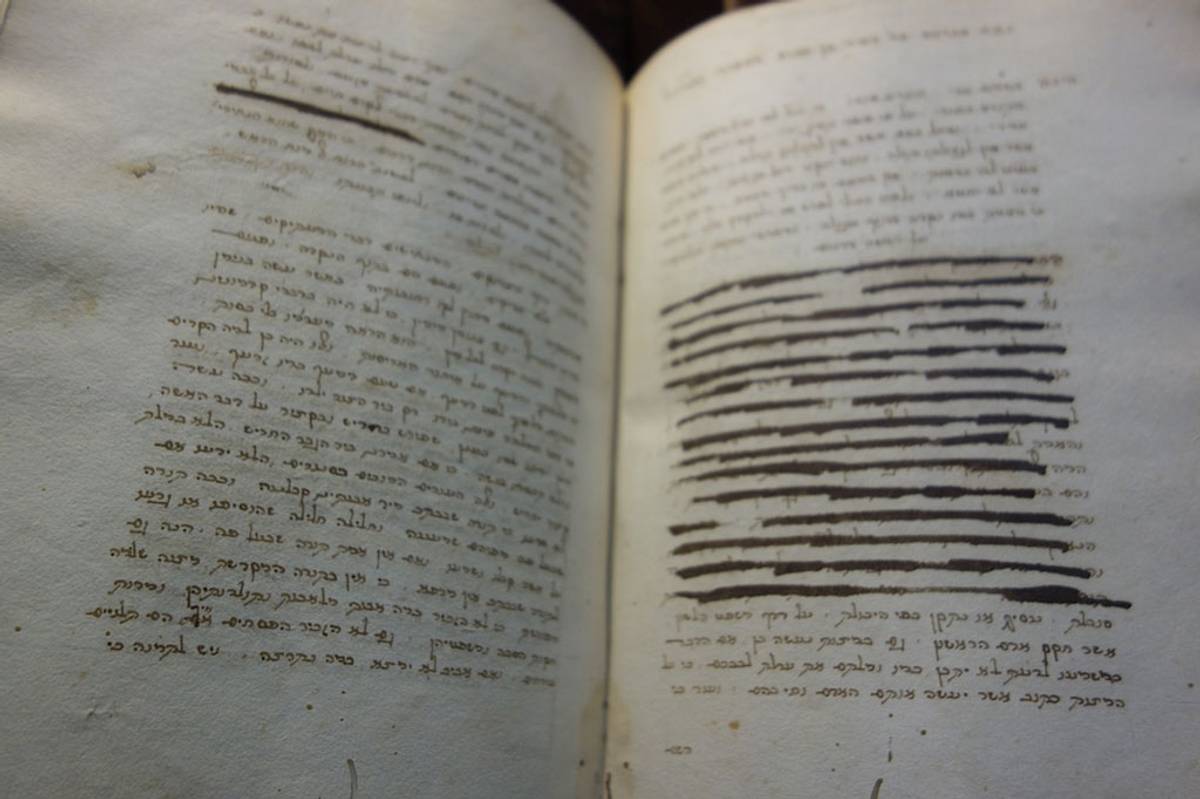 Text blacked out by Vatican censors, as was commonplace in mid-16th-century Italy.