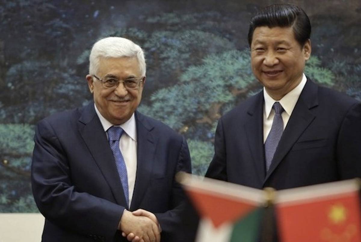 Palestinian President Mahmoud Abbas With Chinese President Xi Jinping(AFP)