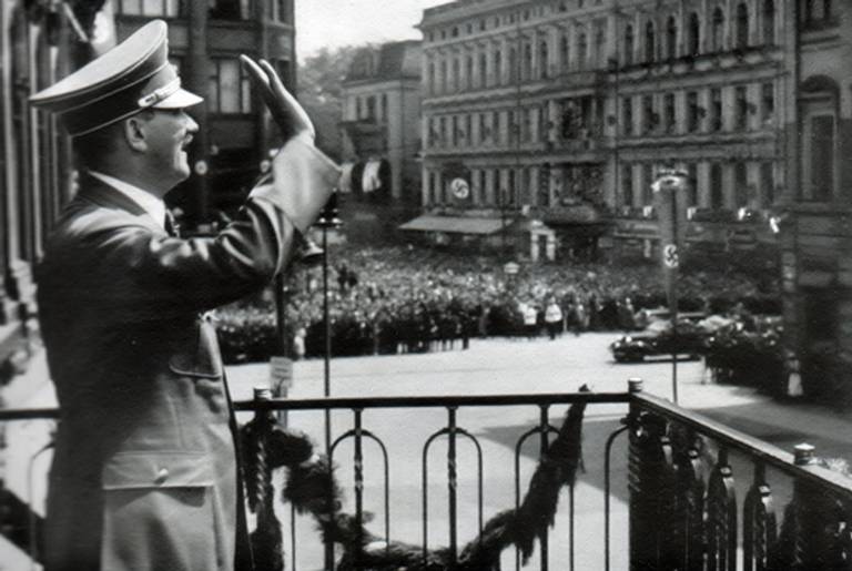 Adolf Hitler speaking from the balcony of his room at Wroclaw's Hotel Monopol, where poet Jerome Rothenberg would later stay in 1988. (Wratislava.net)