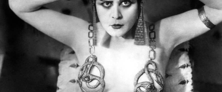 Theda Bara in the film Cleopatra, 1917.