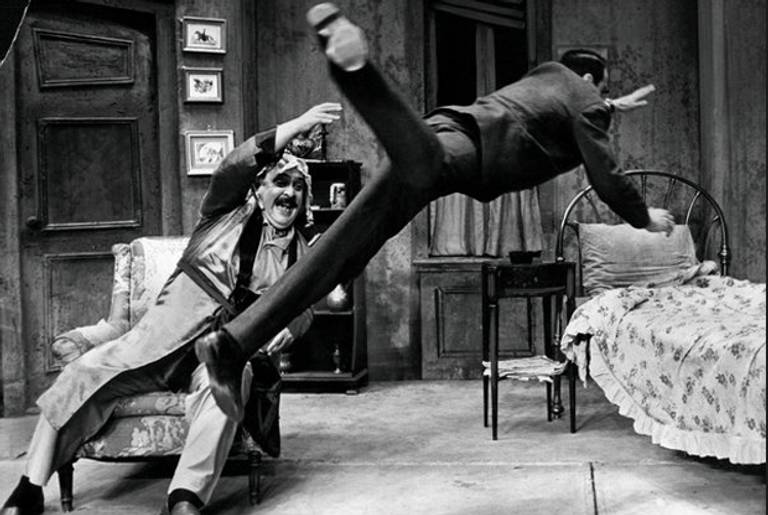 Zero Mostel tosses Eli Wallach in the 1961 production of Eugene Ionesco’s Rhinoceros.(Leo Friedman)