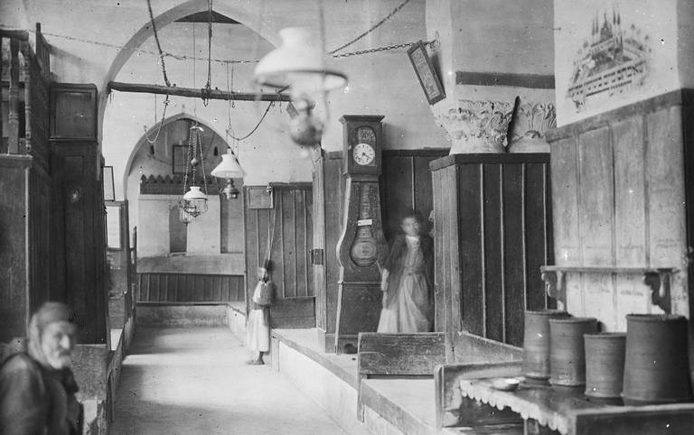 The western wing of the Central Synagogue of Aleppo in the early 20th century