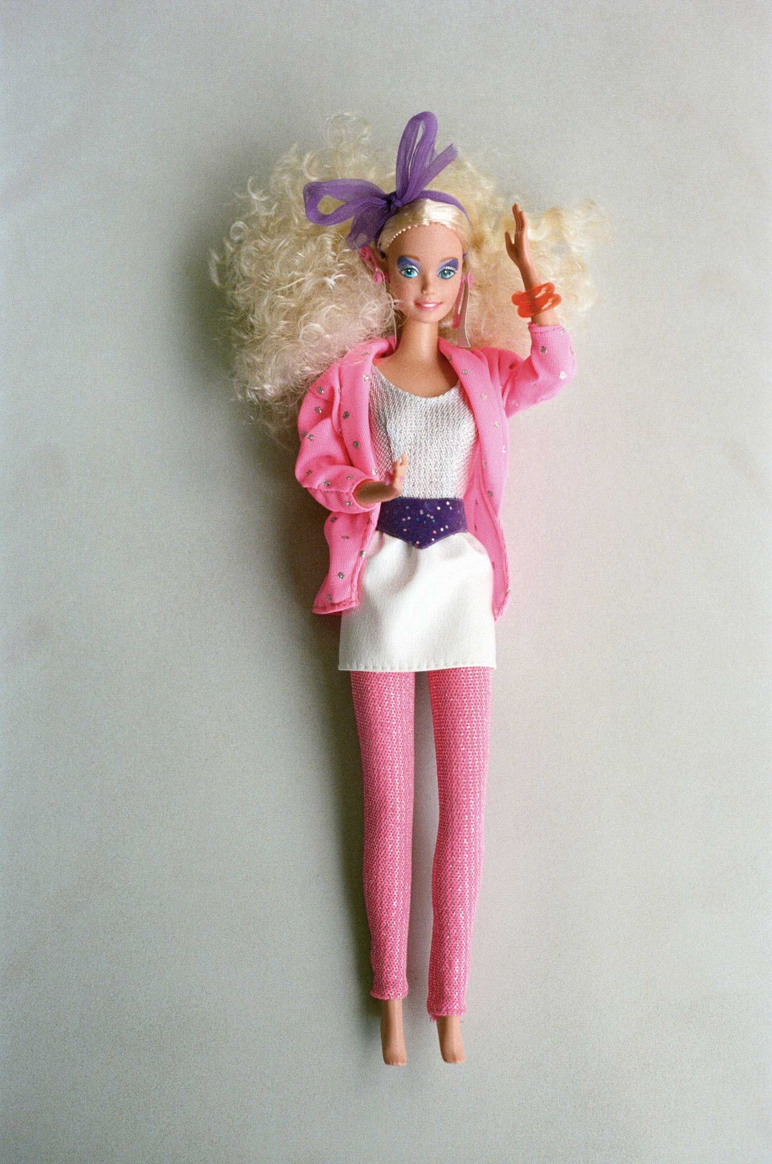 Barbie store cartoon gadi