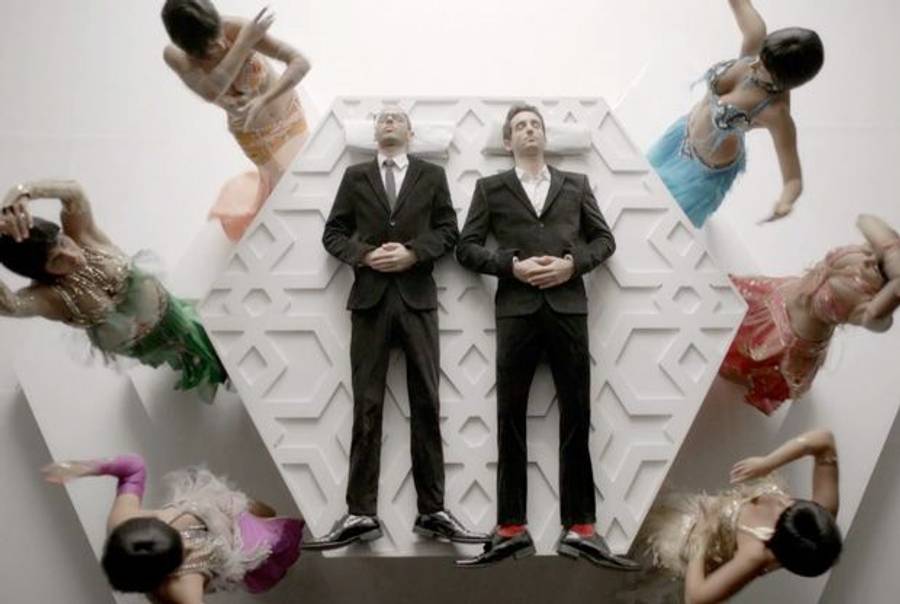 The Young Professionals in the video for “20 Seconds.”