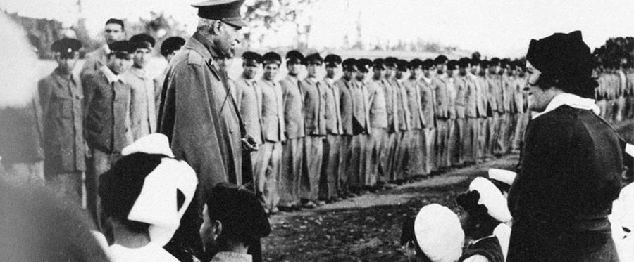 Reza Shah visiting the students and teachers of Hamadan schools, 1936.