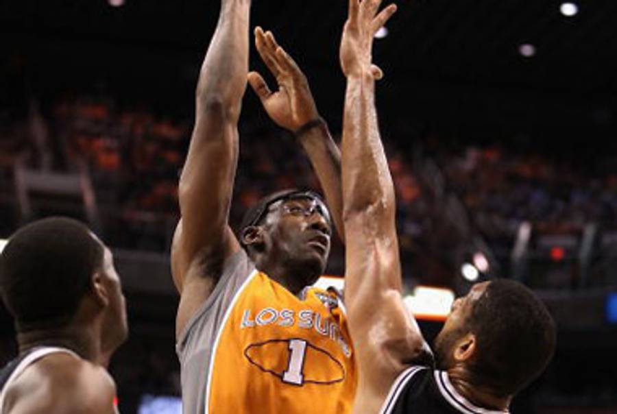 Amar’e Stoudemire, in ‘Los Suns’ jersey, last night.(Christian Petersen/Getty Images)