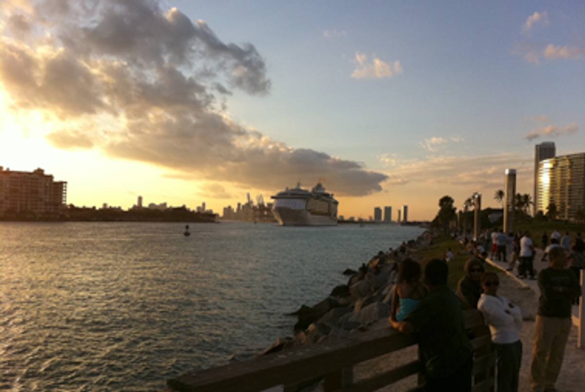 Sunset at South Pointe Park in Miami Beach.(Alicia Zuckerman)