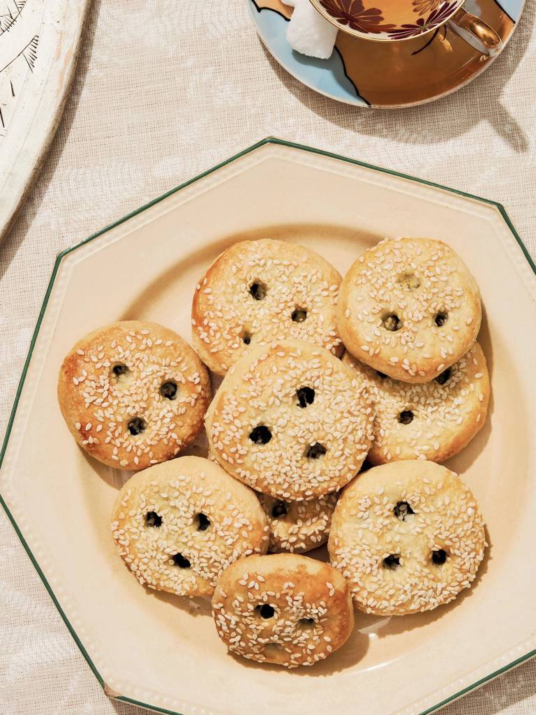 B’ebe be Tamer (Date-filled Cookies)