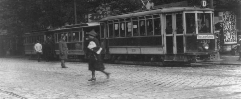 Trolley cars, Vienna, Austria, 1923.