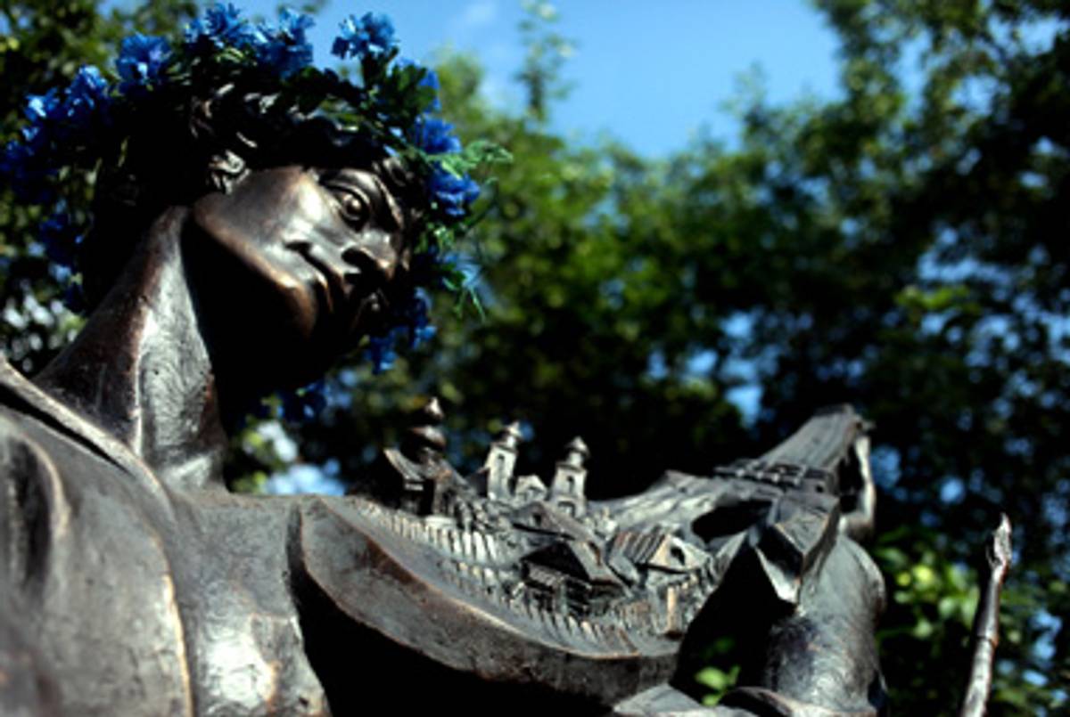 A sculpture of Marc Chagall behind the Vitebsk home in which he was raised.(Diana Markosian)