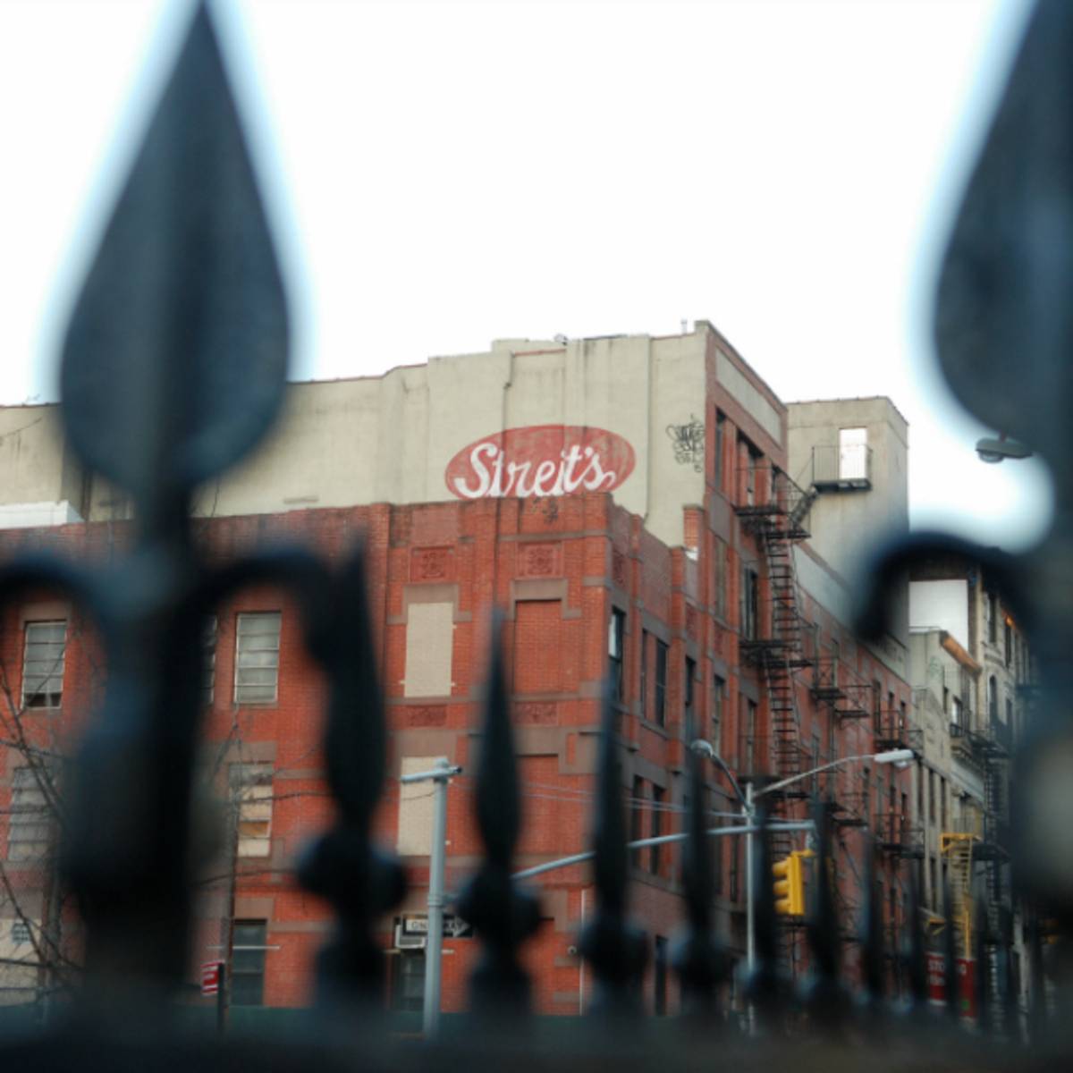 Streit’s mazto factory on Manhattan’s Lower East Side. (Image courtesy of Michael Levine)