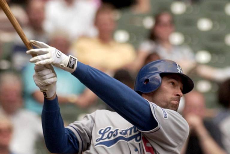 Shawn Green gets his sixth hit, and fourth home run, on May 23, 2002.(Tannen Maury/AFP/Getty Images)
