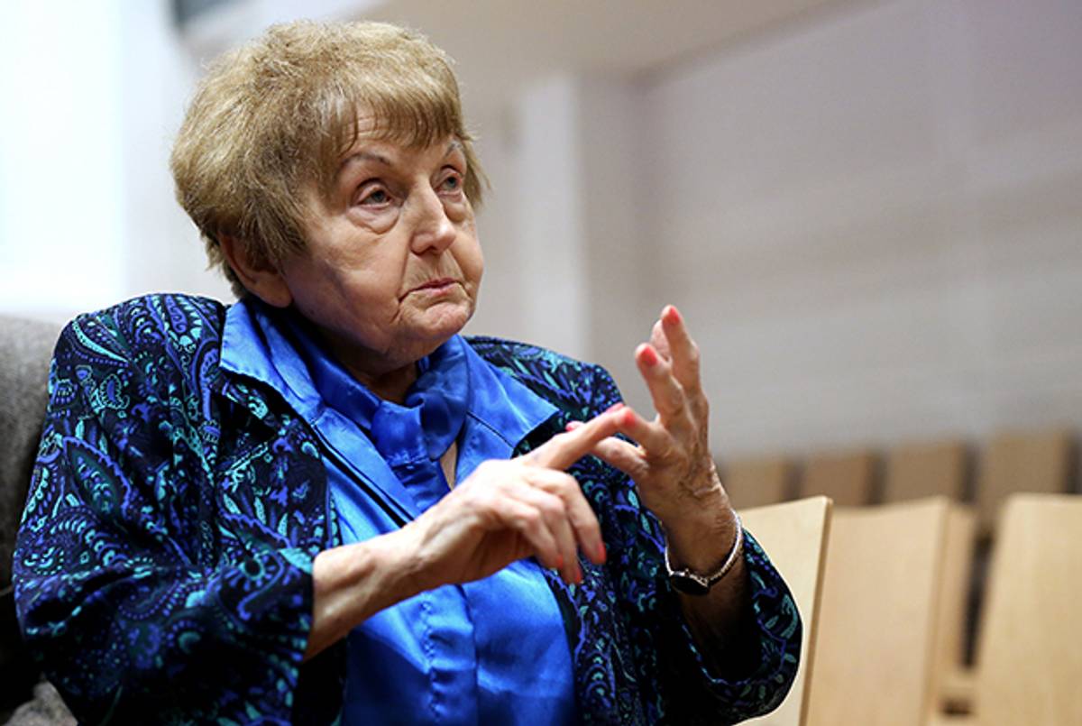 Eva Kor at trial of Oskar Groening on April 21, 2015 in Lueneburg, Germany. (Ronny Hartmann/AFP/Getty Images)